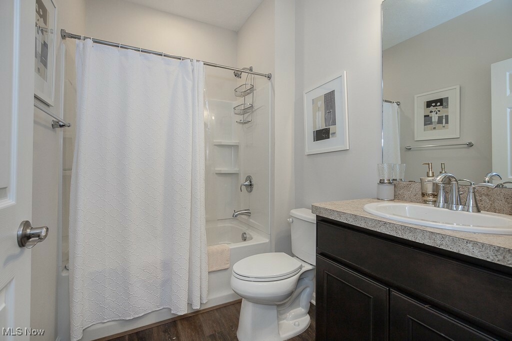 Property Photo:  305 Wescott Way  OH 44035 