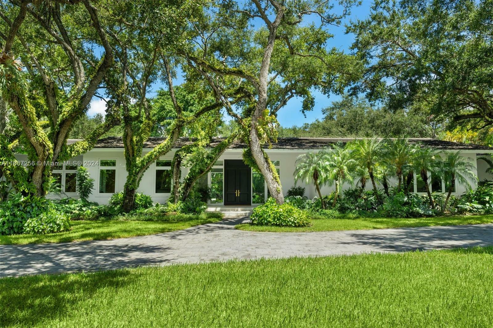 Property Photo:  5501 Snapper Creek Rd  FL 33156 