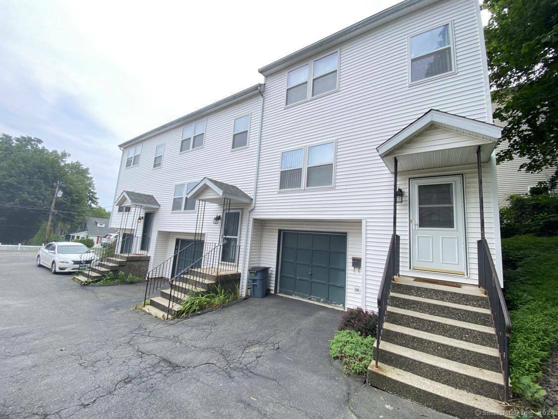 Property Photo:  22 Virginia Avenue Apt 2A  CT 06810 