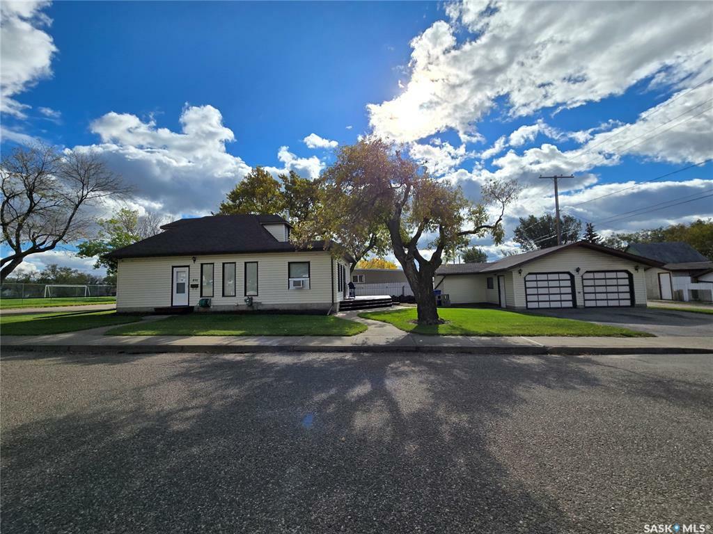 Property Photo:  891 107th Street  SK S9A 1Y6 