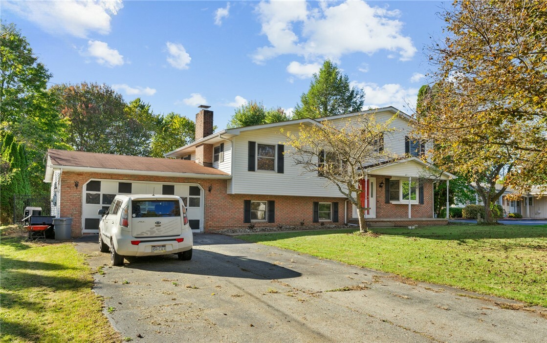 Property Photo:  112 Blackwood Street  PA 15010 