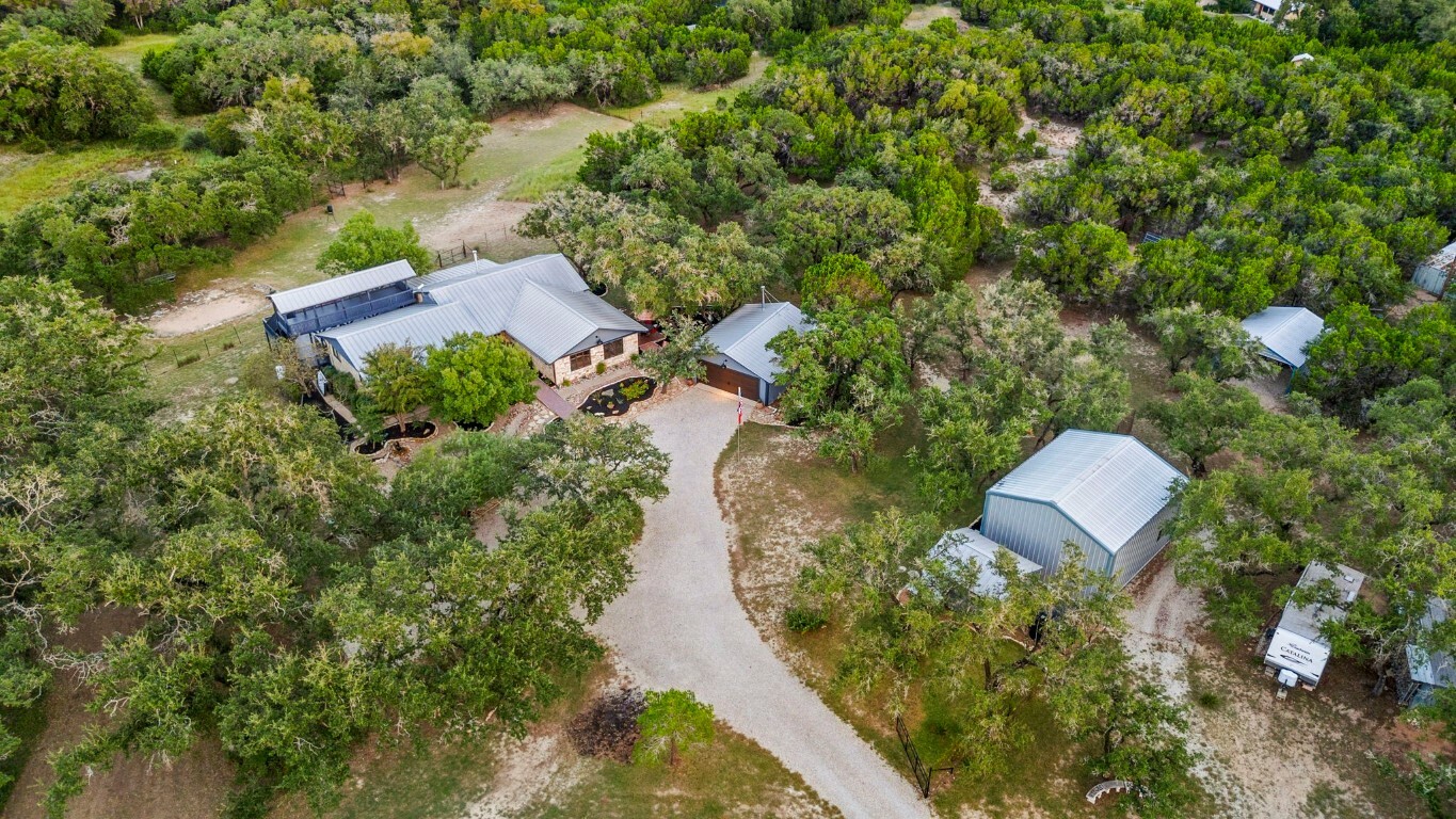 Property Photo: 801 Deer Run TX 78676
