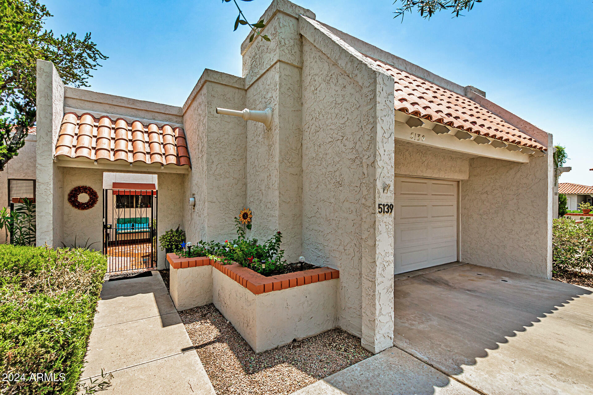 5139 N 76th Place  Scottsdale AZ 85250 photo