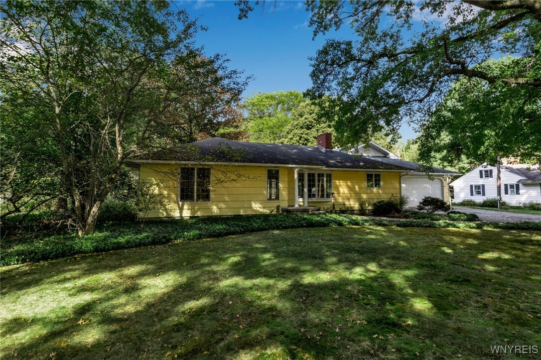 Property Photo:  74 Hillcrest Road  NY 14052 