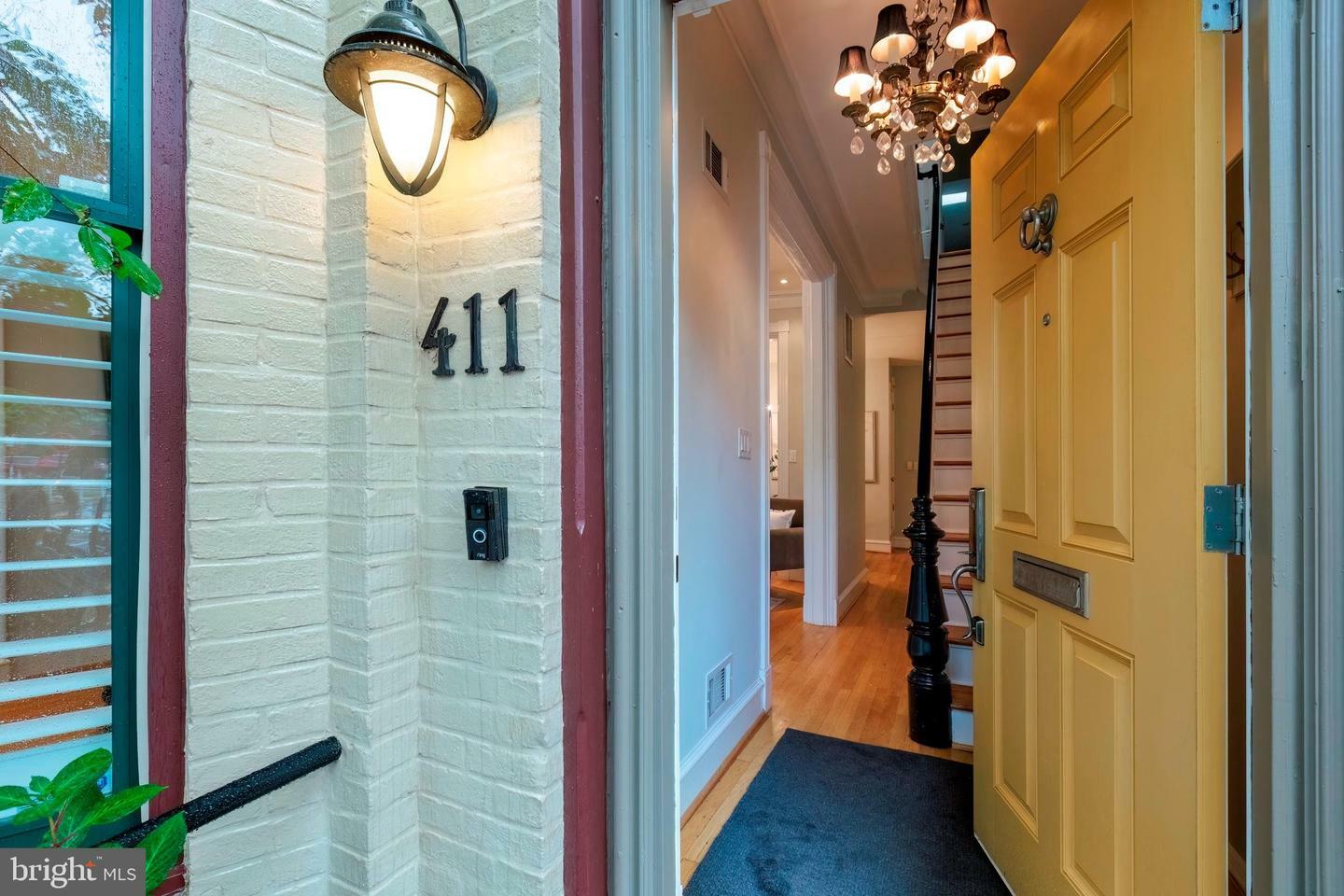 Property Photo:  411 11th Street SE  DC 20003 