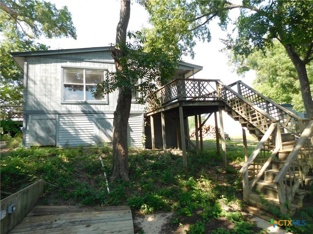 366 Howard  Gonzales TX 78629 photo