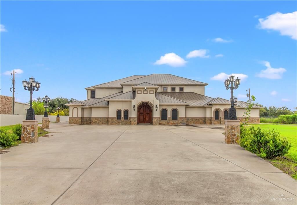 Property Photo: 2204 E Trenton Road TX 78542