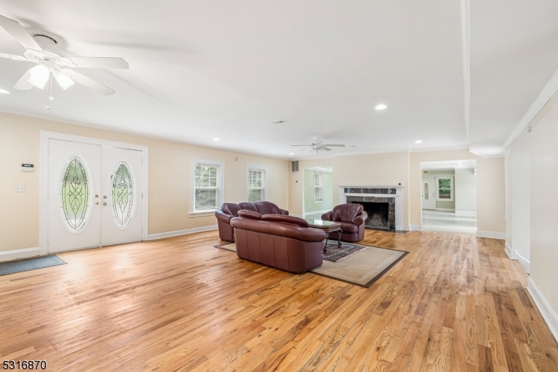 Property Photo:  1118 Woodland Ave  NJ 07060 