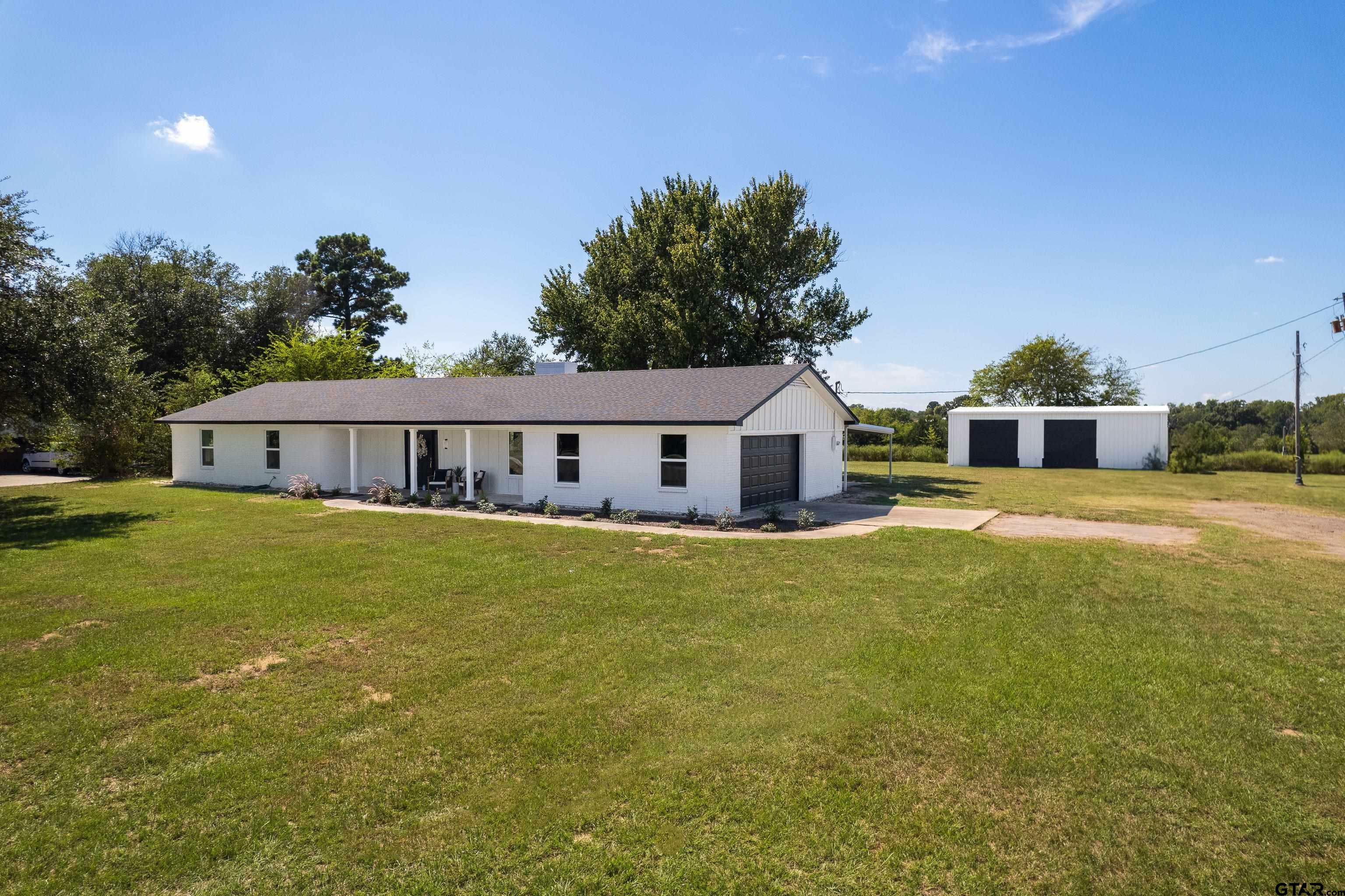 Property Photo:  1016 S Walnut St  TX 75494 