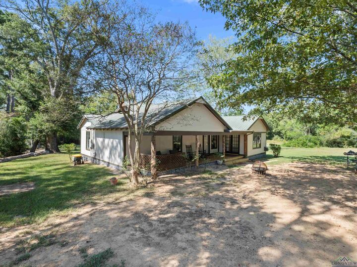 Property Photo: 961 Fm 3172 TX 75973