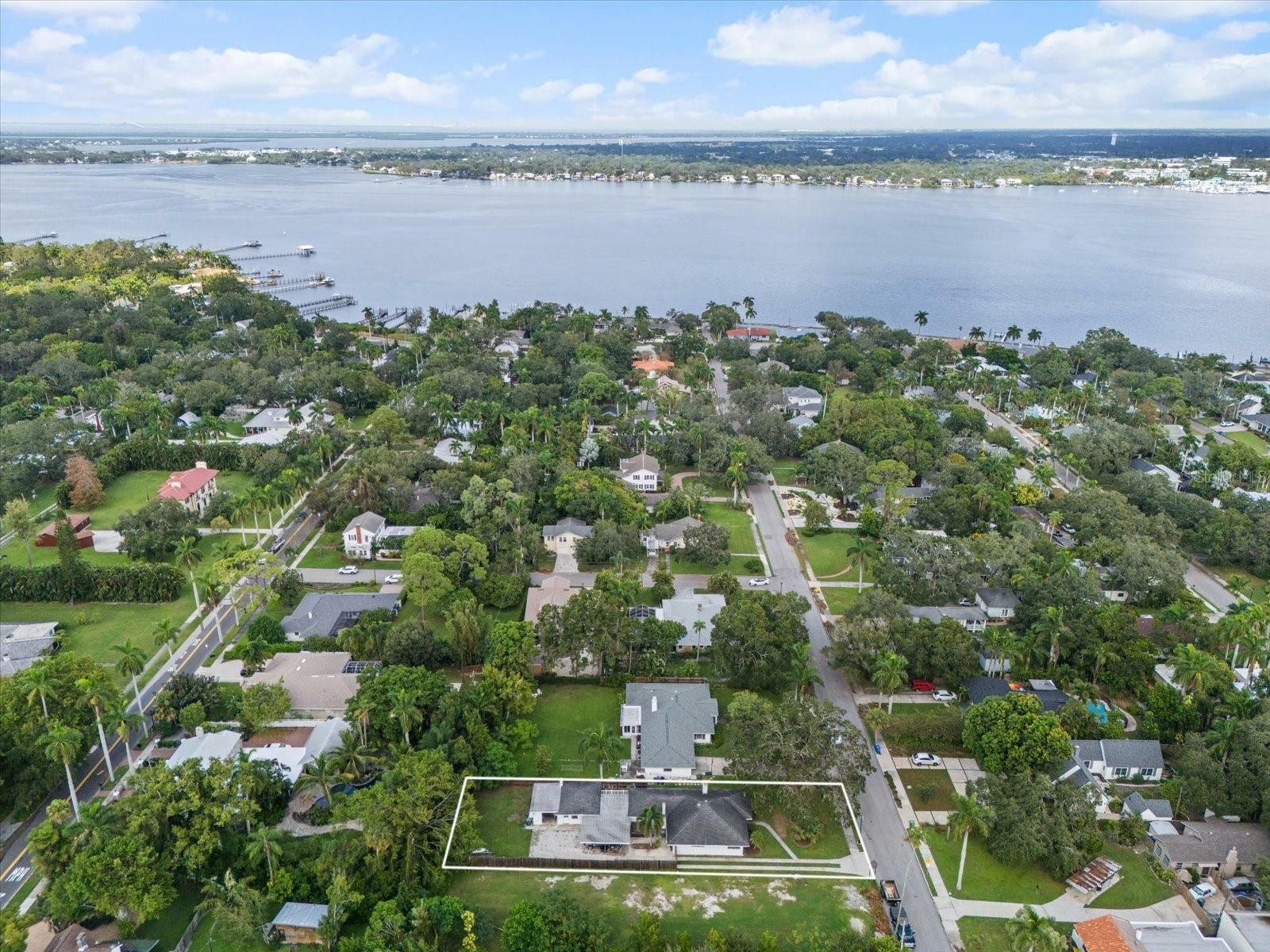 Property Photo:  326 25th Street W  FL 34205 