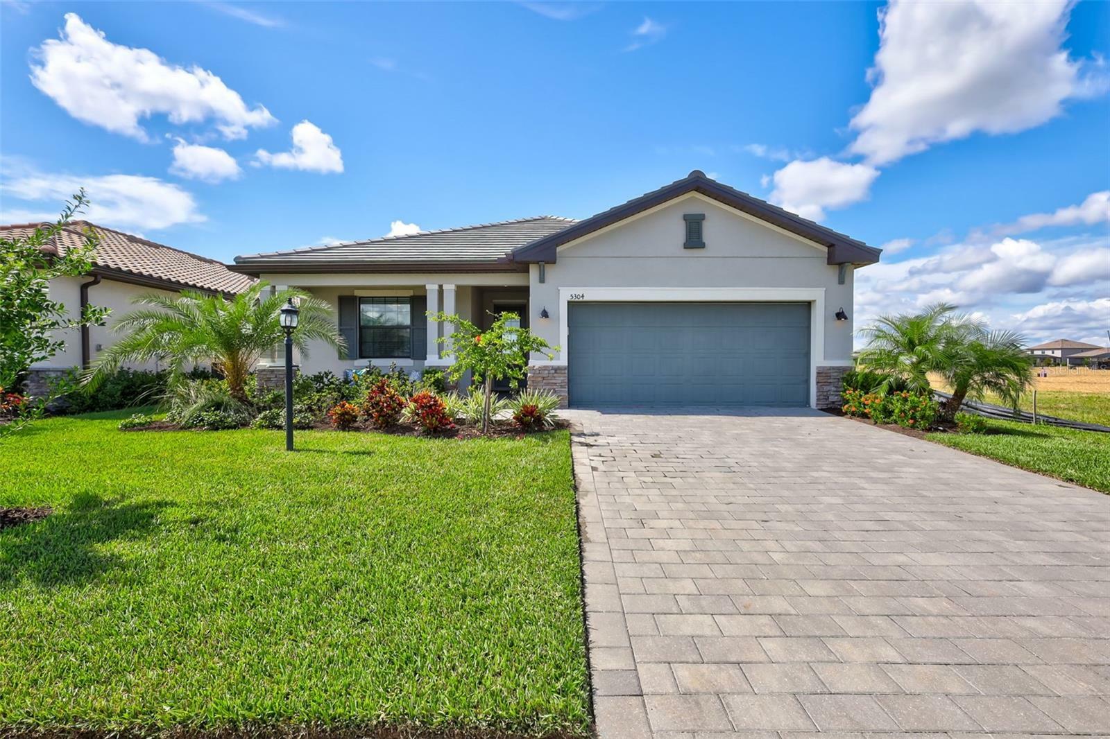 Property Photo:  5304 Coral Reef Way  FL 34211 