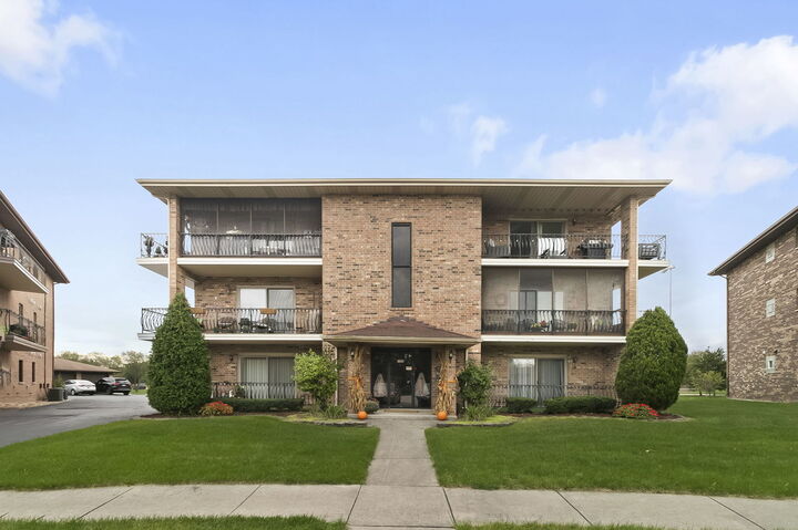 7913 Paxton Avenue 1W  Tinley Park IL 60477 photo