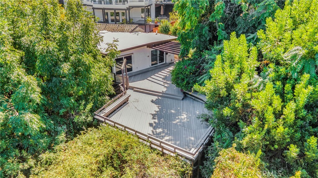 Property Photo:  11441 Decente Drive  CA 91604 