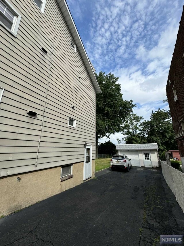 Property Photo:  166 Rutherford Place 1  NJ 07031 