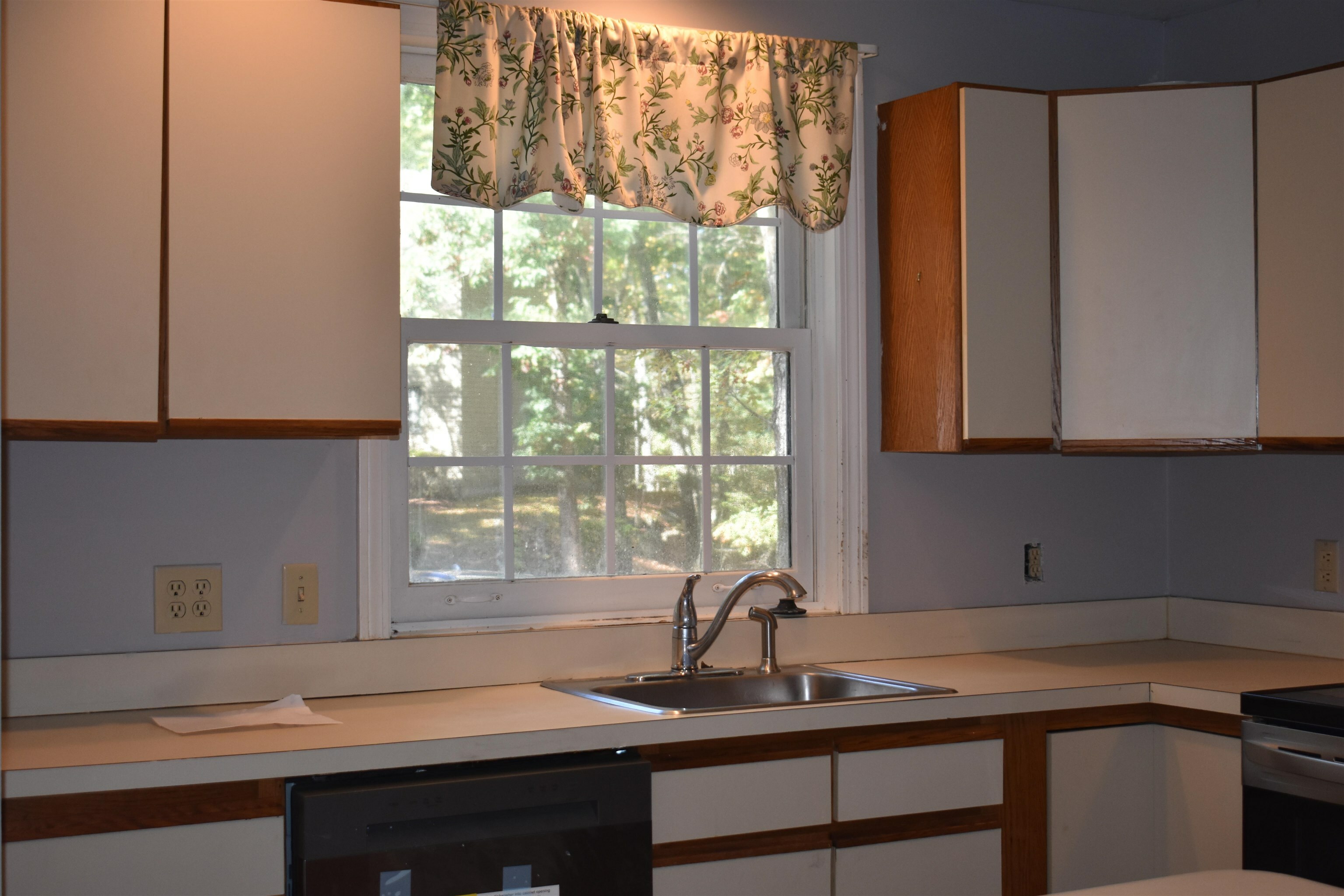 Property Photo:  1465 Hooksett Road  NH 03106 