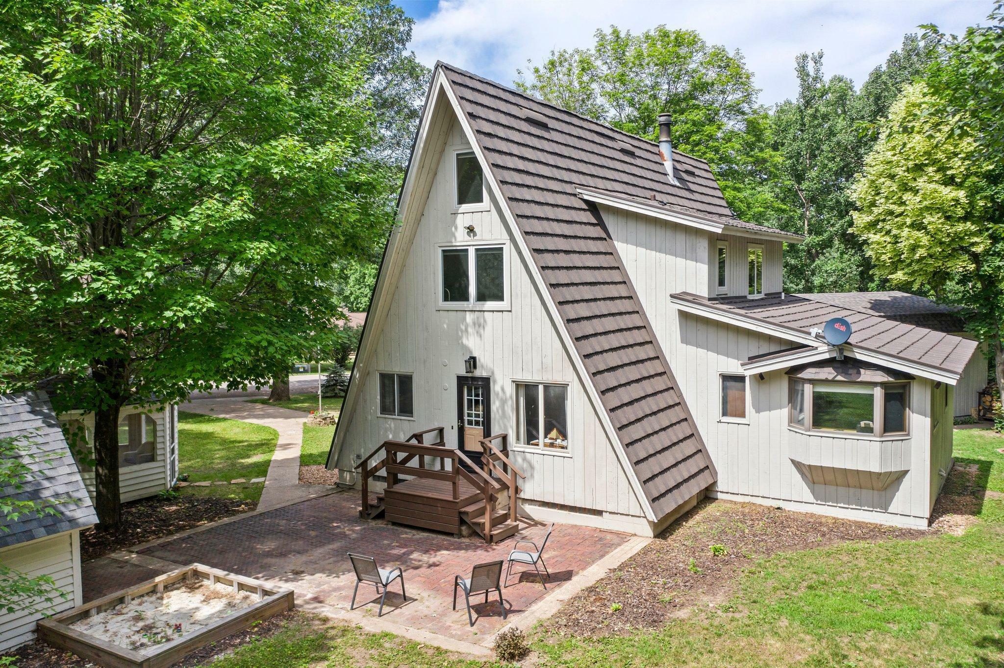 Property Photo:  1813 Oak Ridge Drive  WI 54017 