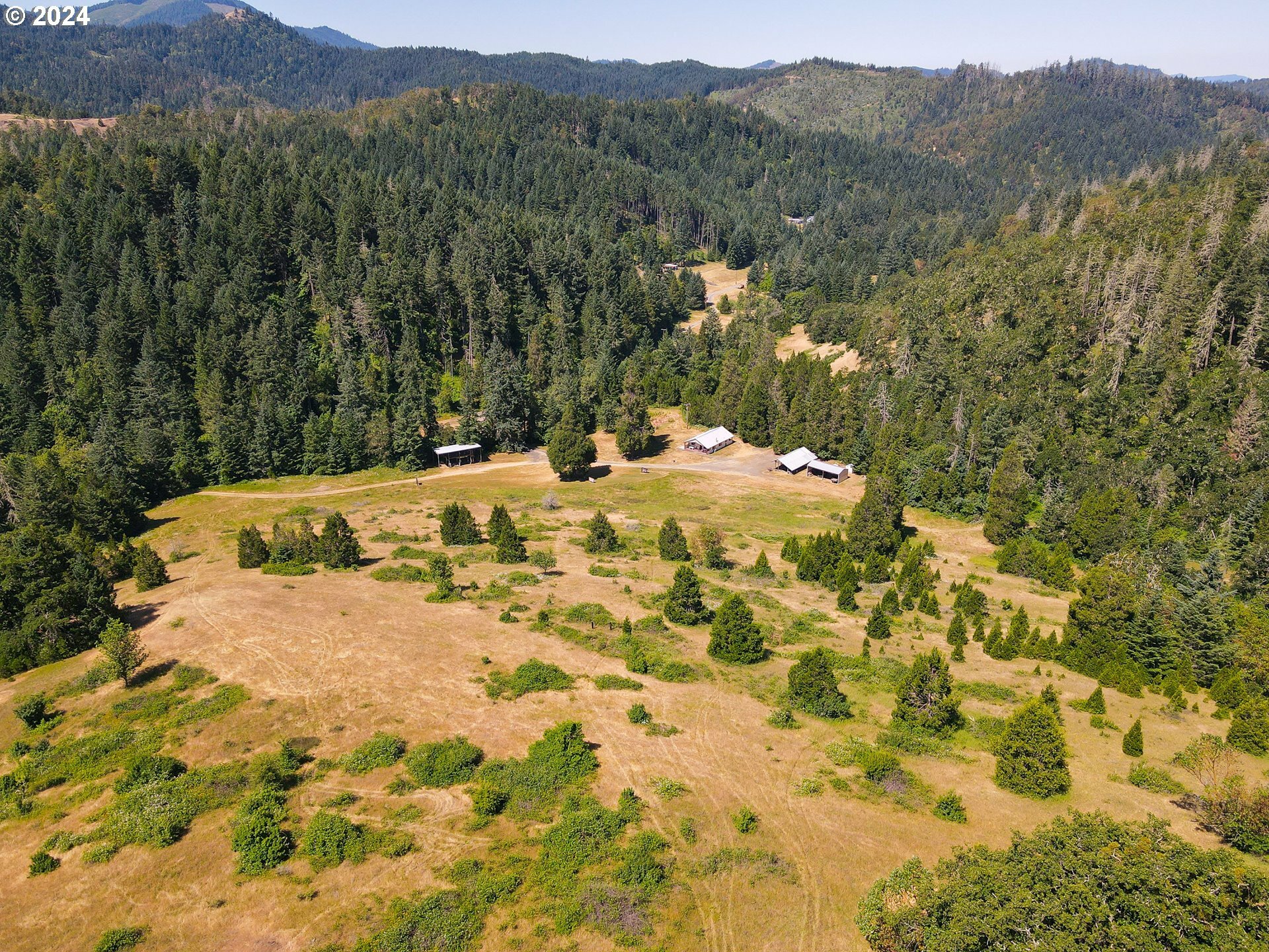 Property Photo:  1800 E Willis Creek Rd  OR 97496 