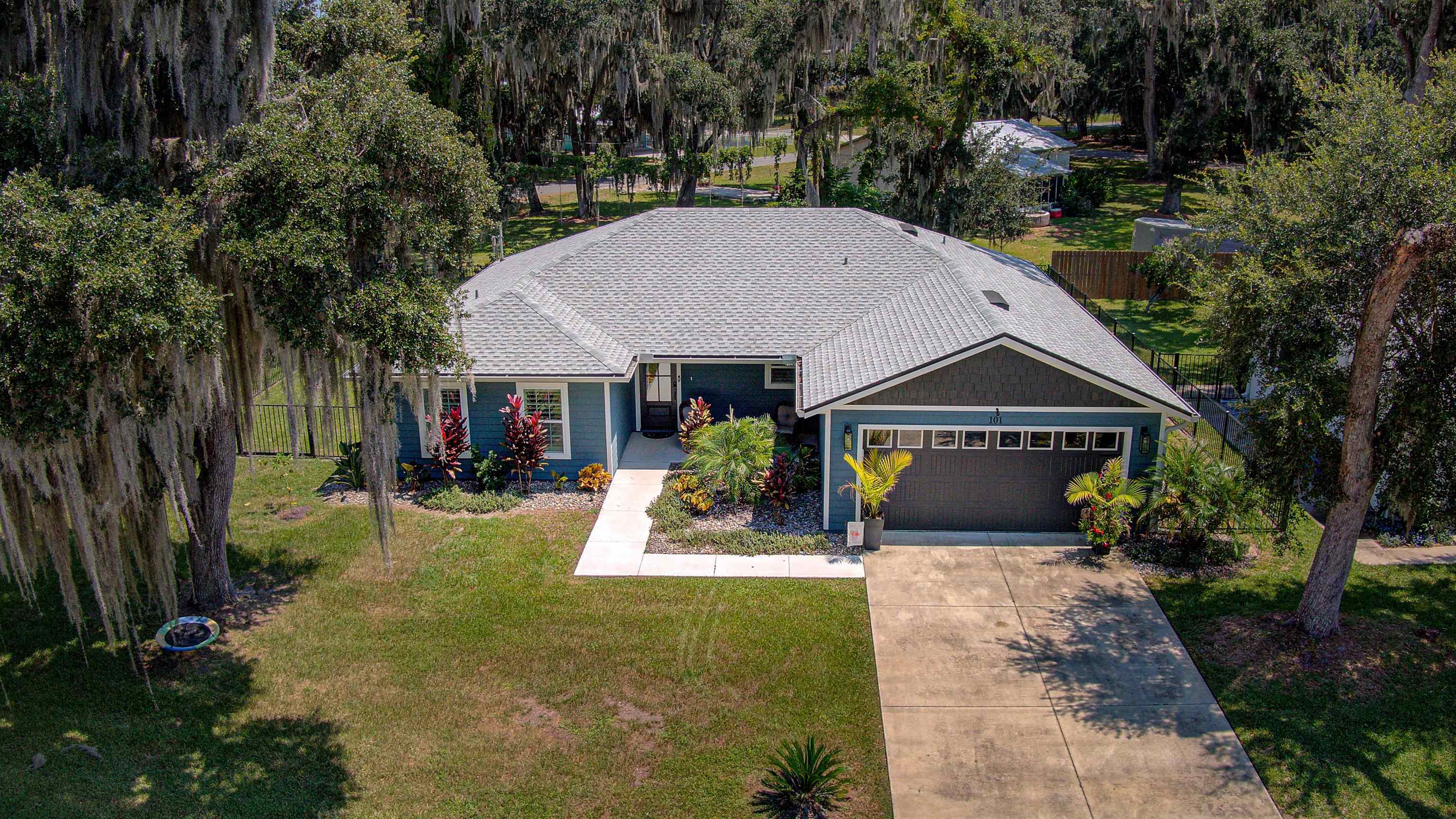 Property Photo:  101 Linden Rd  FL 32086 