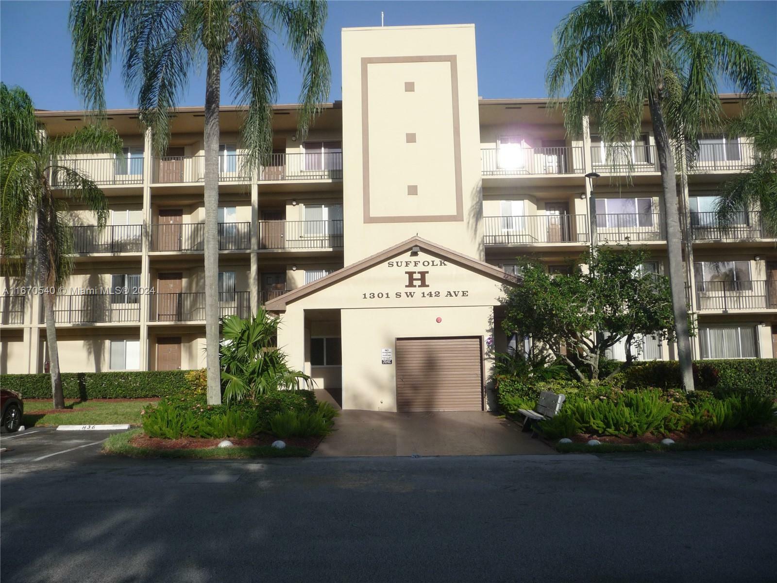 1301 SW 142nd Ave 106H  Pembroke Pines FL 33027 photo