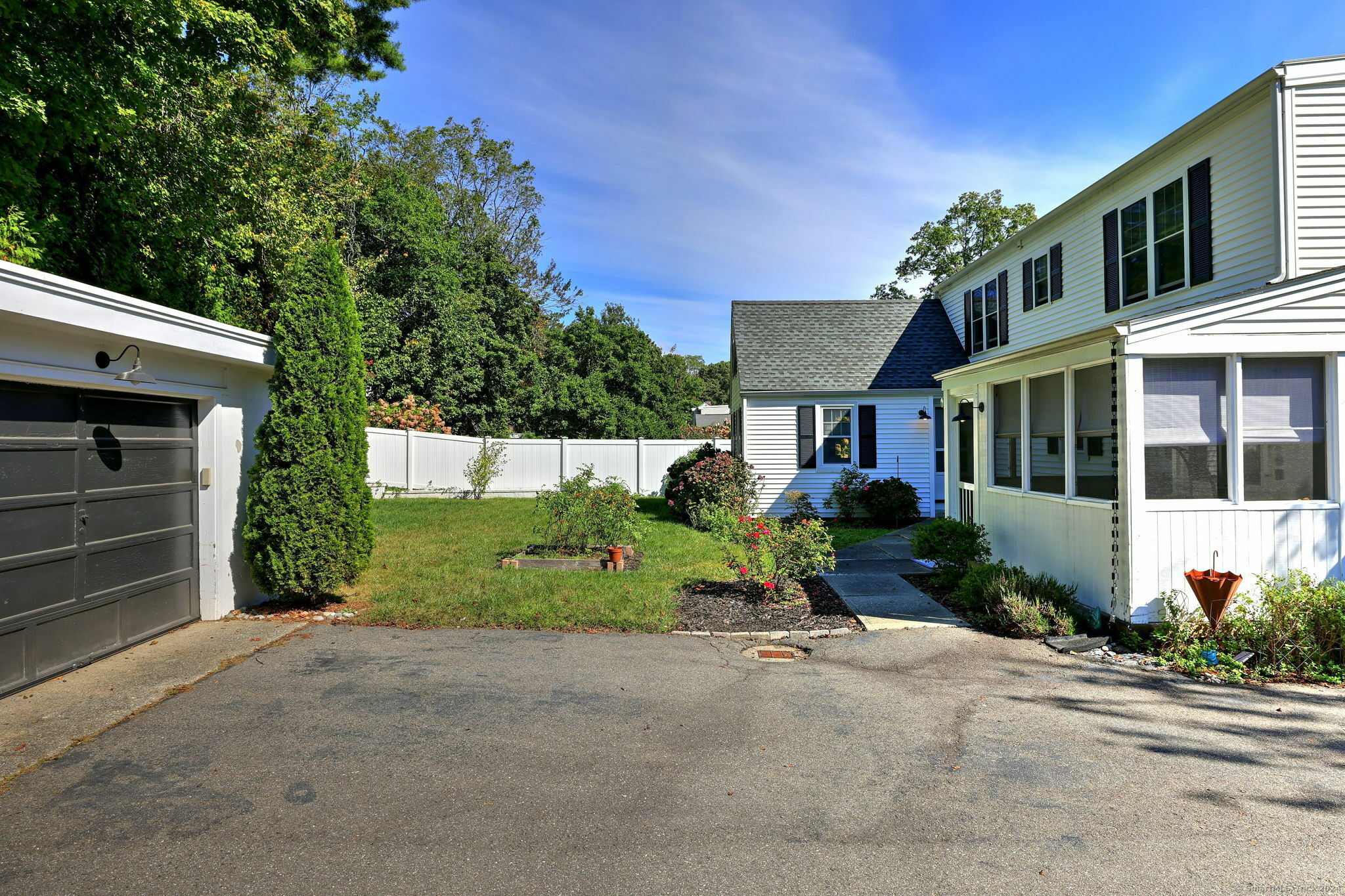 Property Photo:  314 Welchs Point Road  CT 06460 