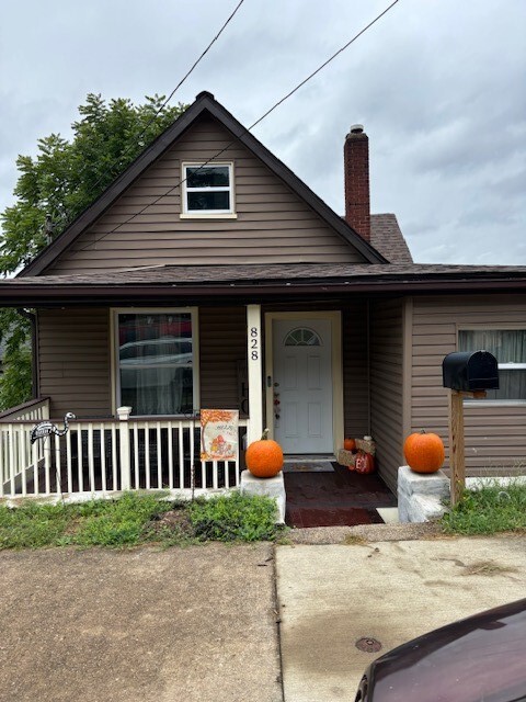 Property Photo: 828 Delaware Ave PA 15045
