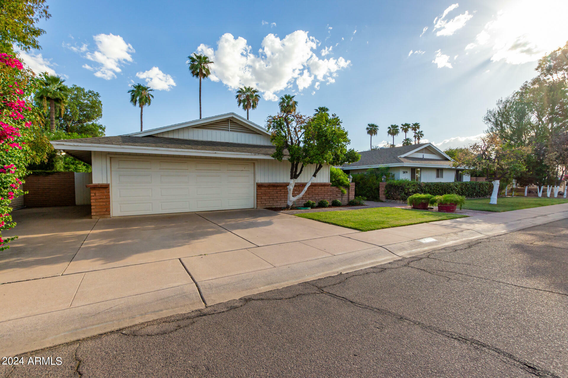 Property Photo:  2109 E Balboa Drive  AZ 85282 