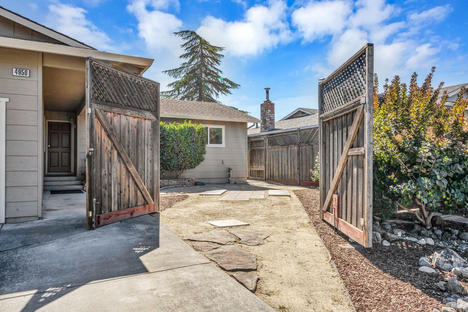 Property Photo:  4950 Everglade Drive  CA 95409 