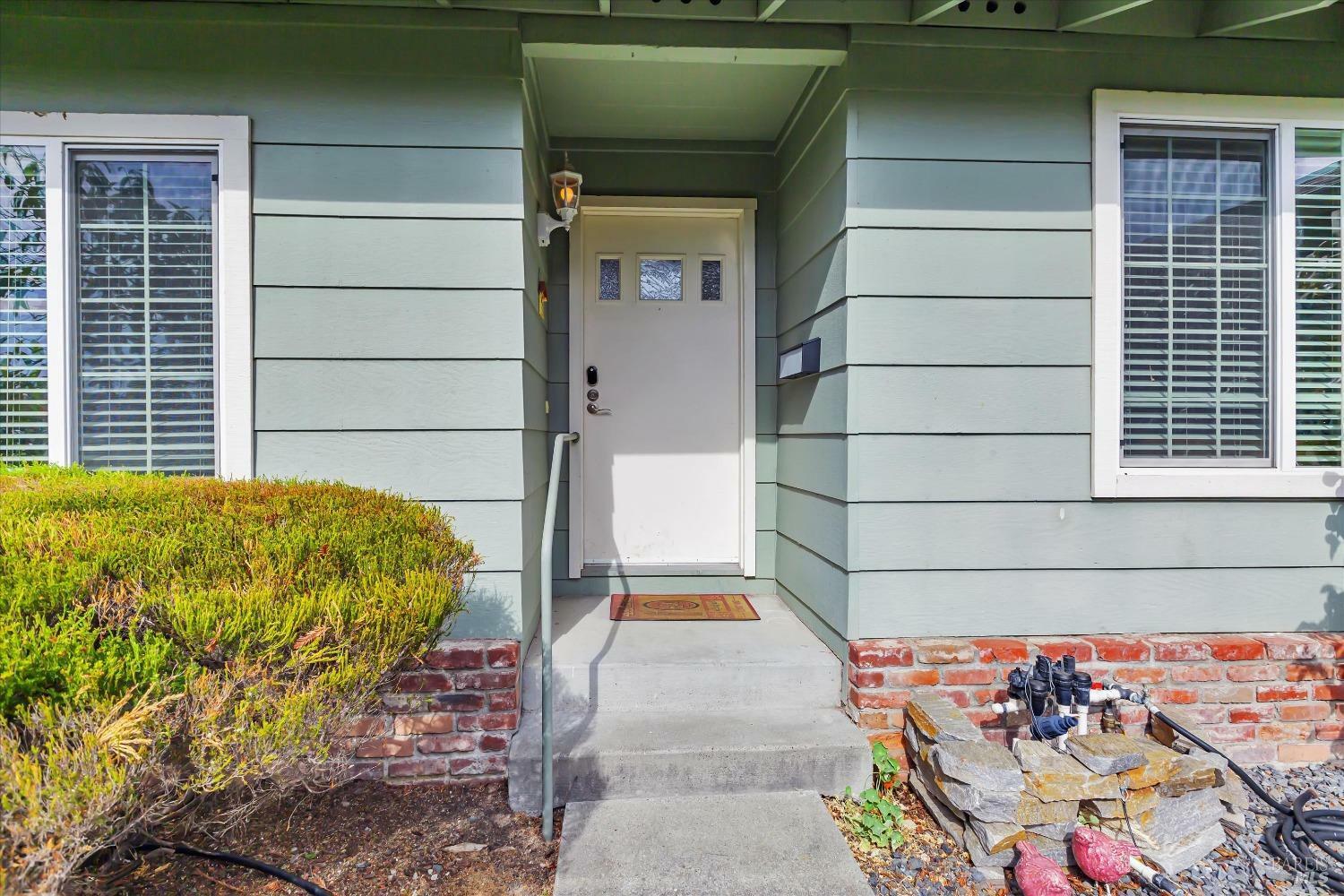 Property Photo:  1715 Pauline Way  CA 94954 