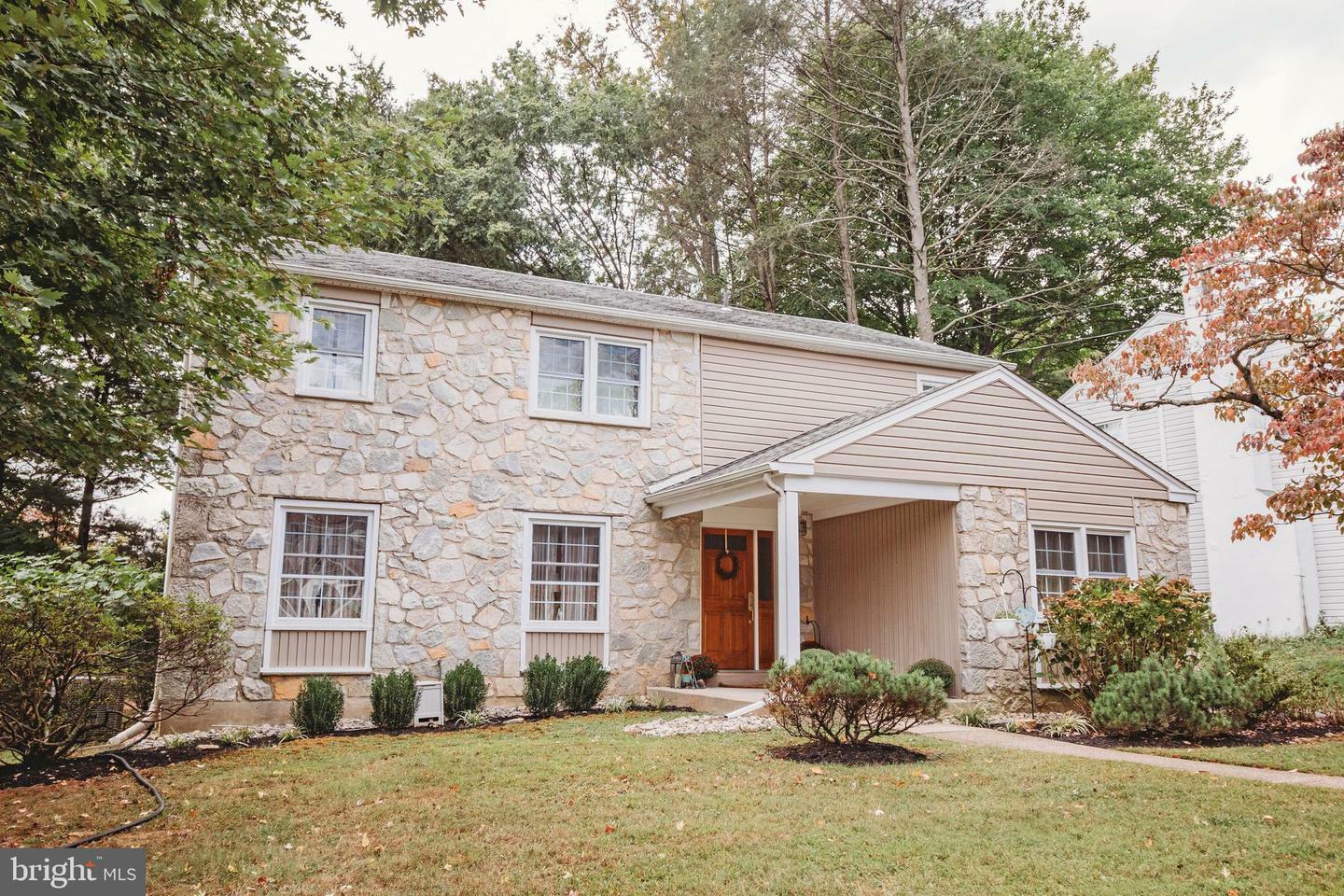 Property Photo:  627 Barry Drive  PA 19064 