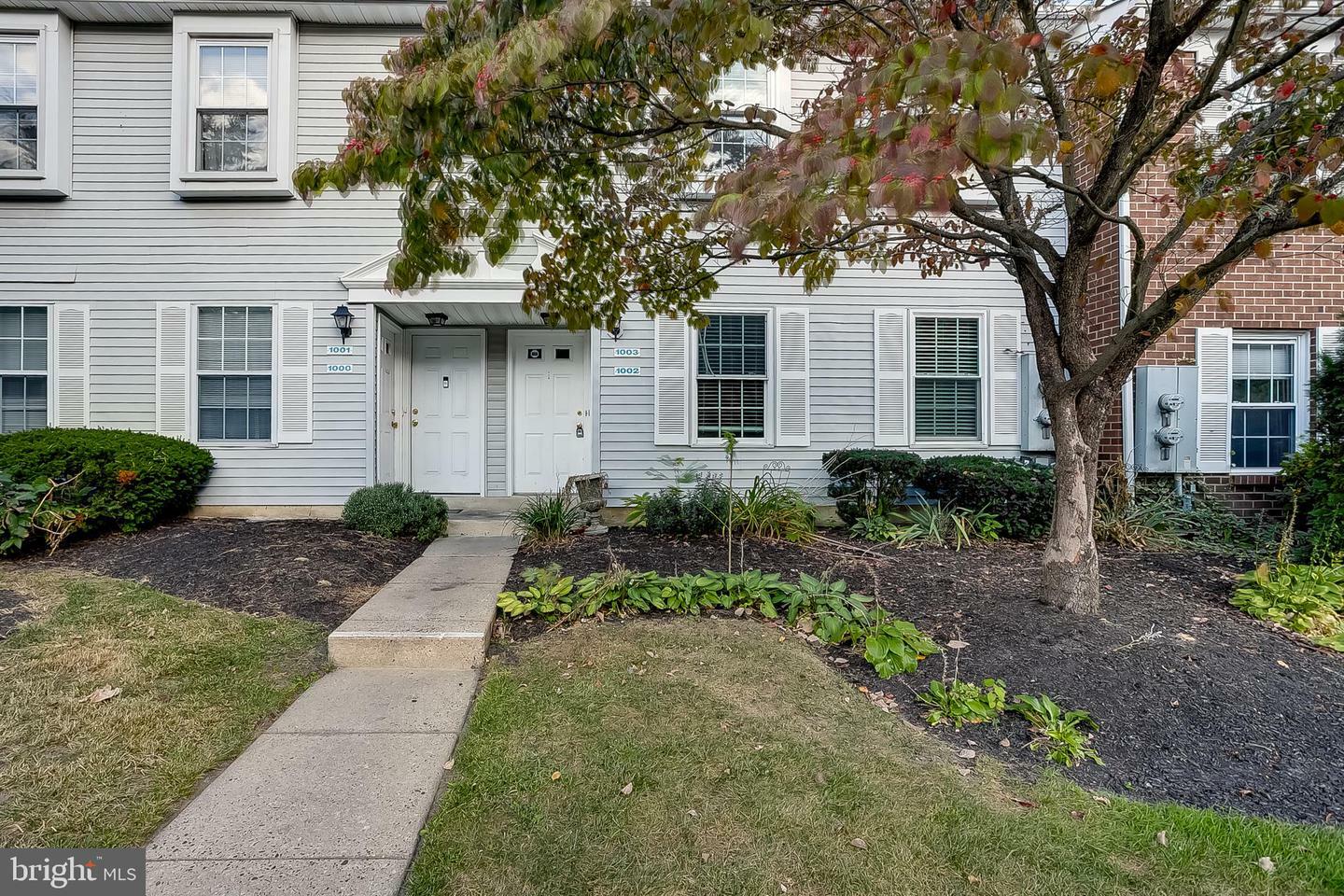 Property Photo:  1003 Huntingdon Mews  NJ 08021 