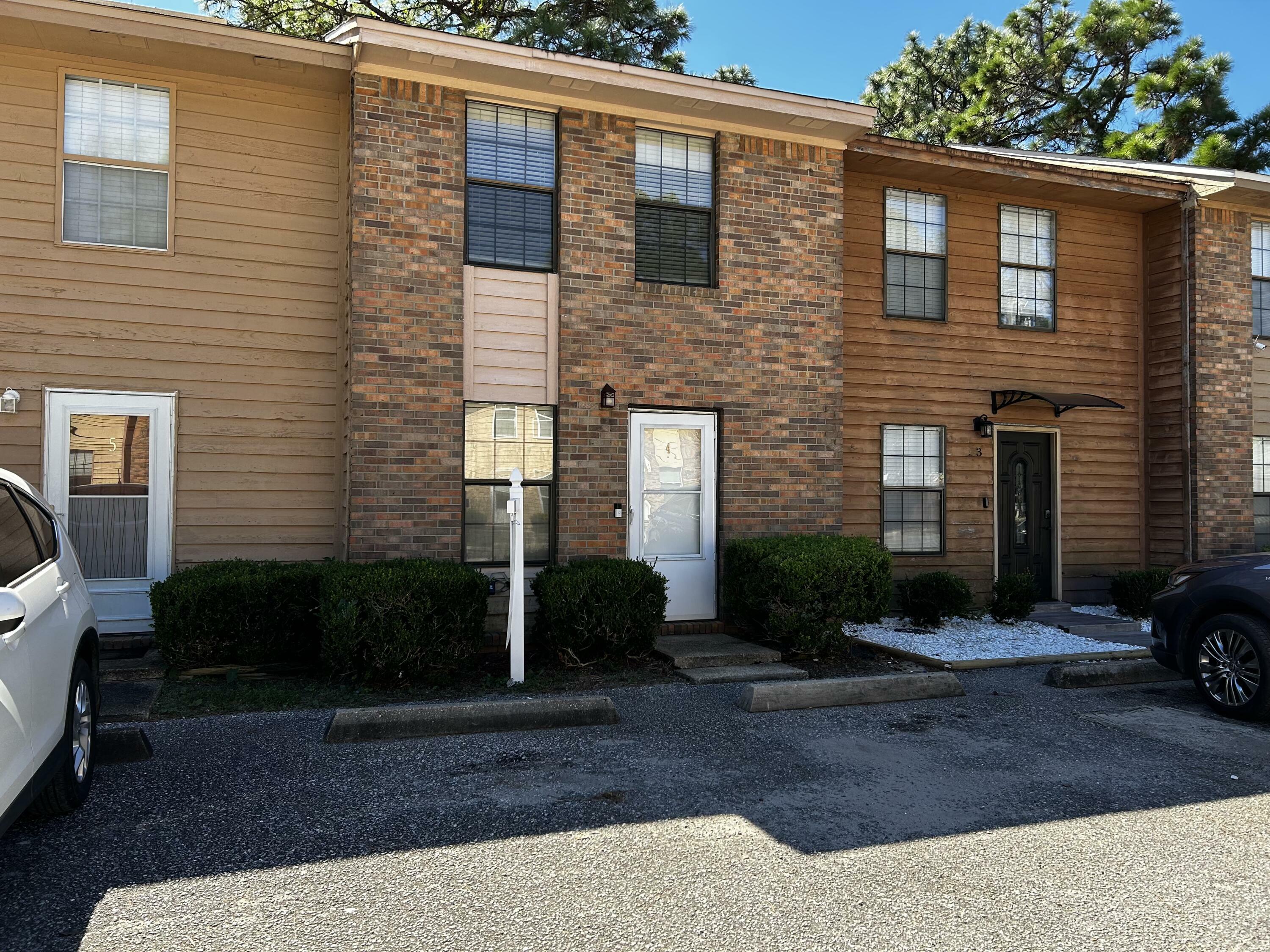 Property Photo:  611 Center Street Unit 4  FL 32547 