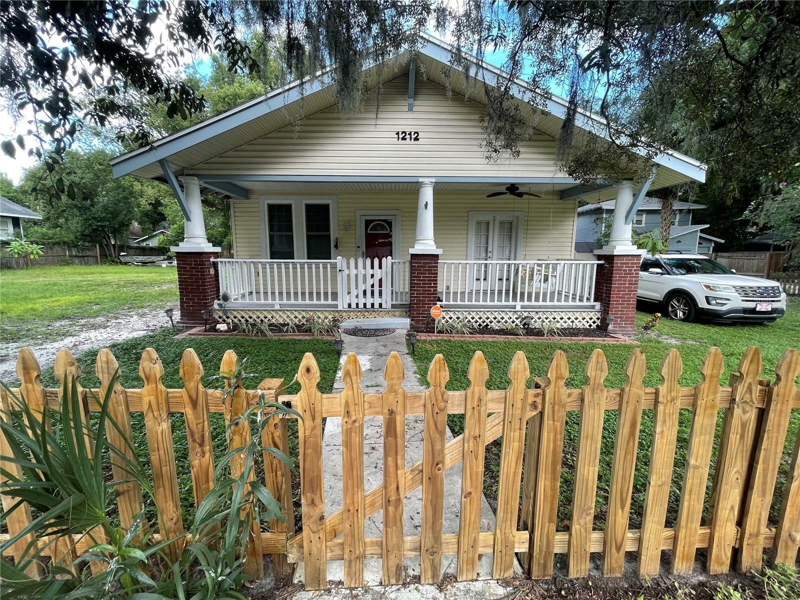 Property Photo:  1212 E Chelsea Street  FL 33603 