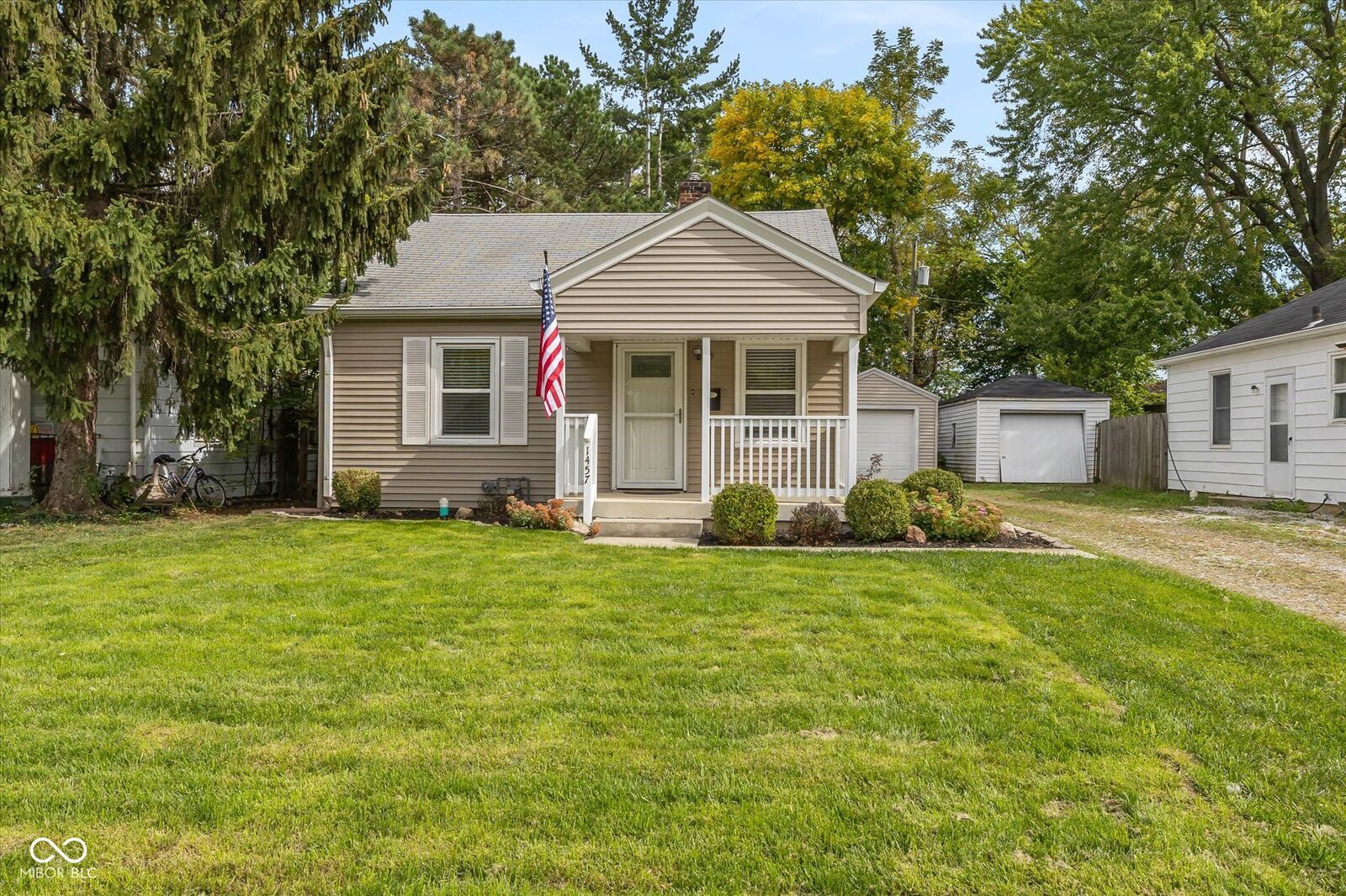 Property Photo: 1457 Wallace Avenue IN 46201