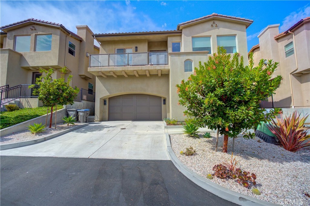 Property Photo:  1041 Canyon Lane  CA 93449 