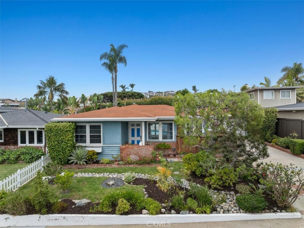 441 Seaward Road  Corona Del Mar CA 92625 photo