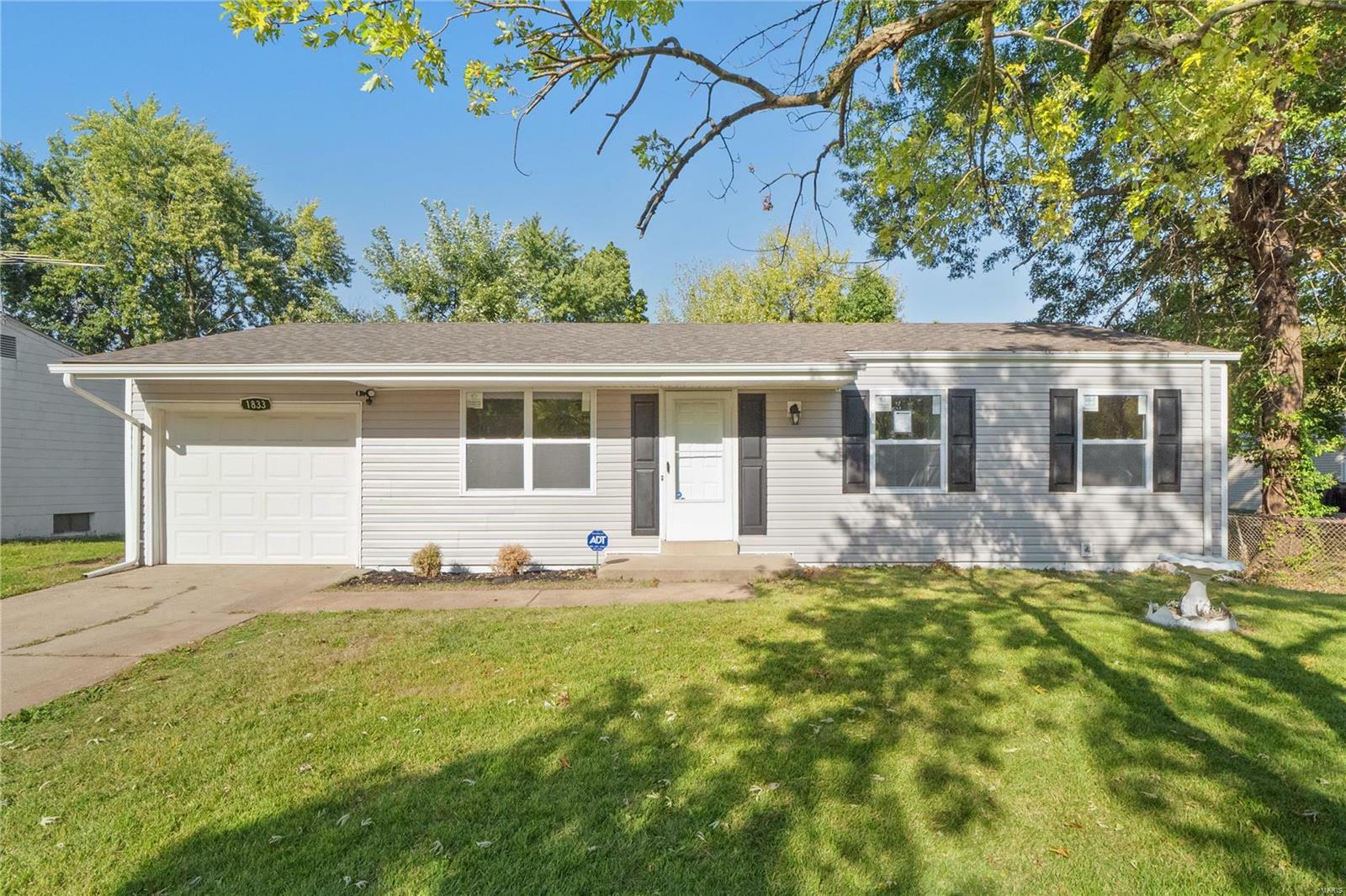 Property Photo: 1833 Prior Drive MO 63136