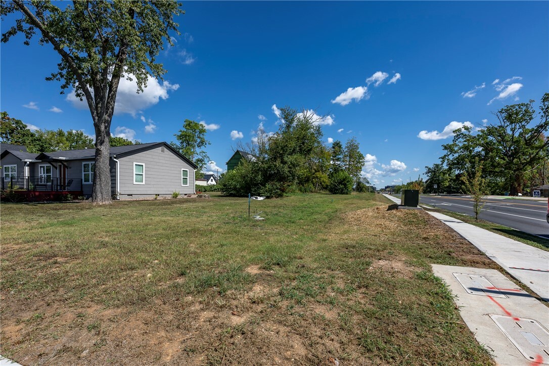 Property Photo:  709 SE C Street  AR 72712 