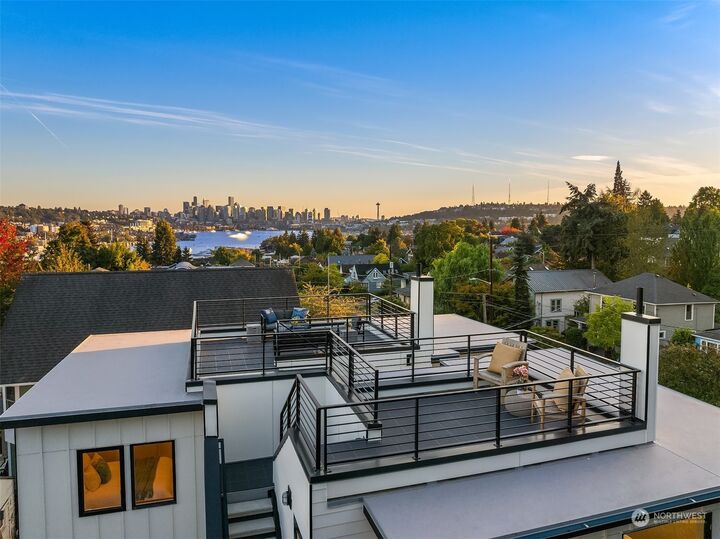 Property Photo:  3934  Corliss Avenue N B  WA 98103 