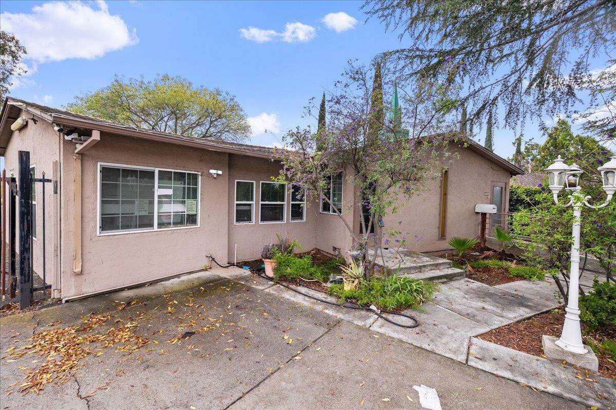 Property Photo:  400 Budd Avenue  CA 95008 