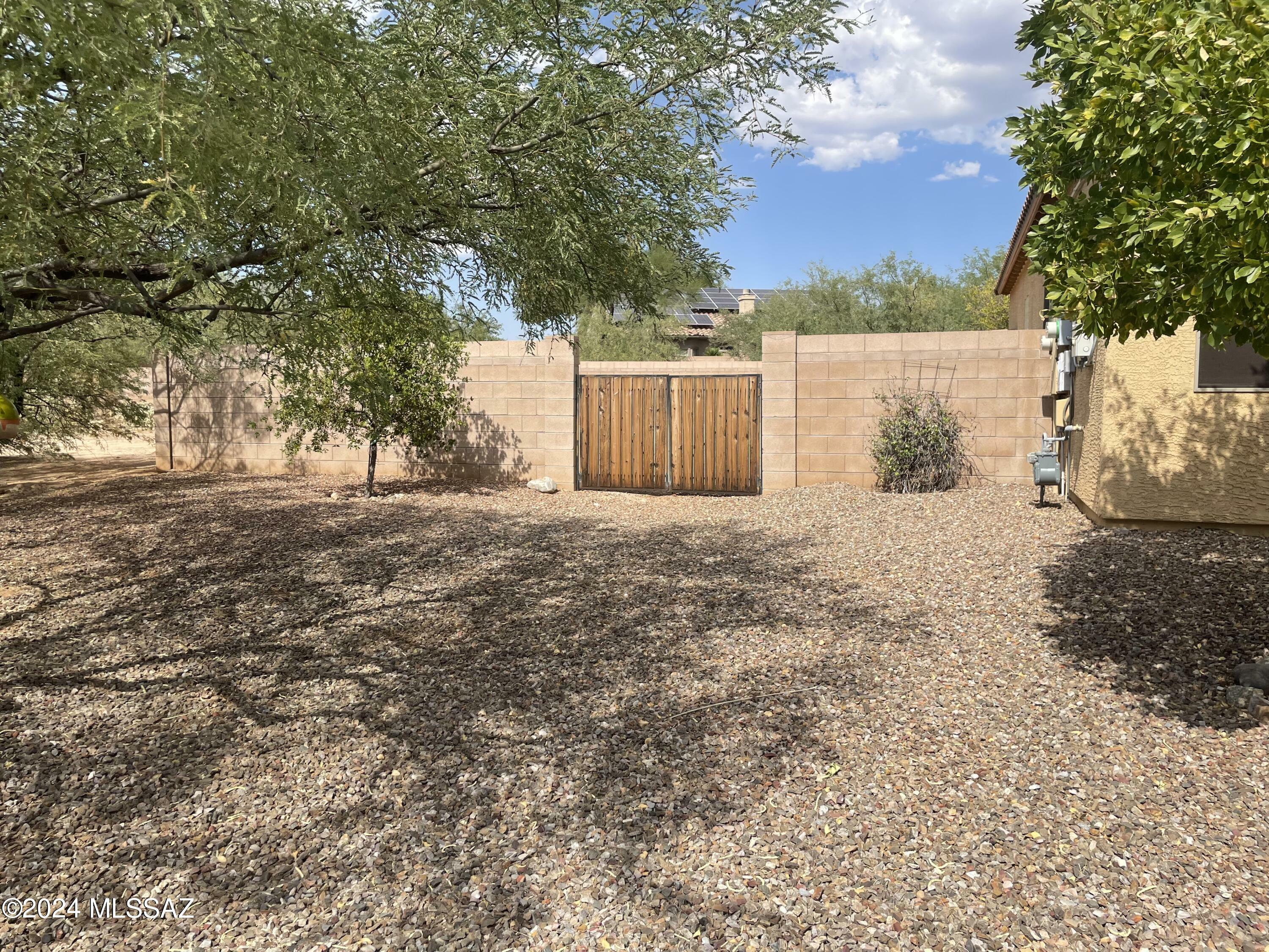 Property Photo:  3885 E Brayer Horse Place  AZ 85739 