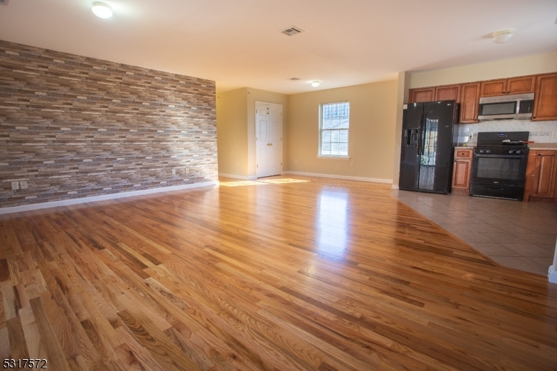 Property Photo:  90 W Kinney St 3  NJ 07102 