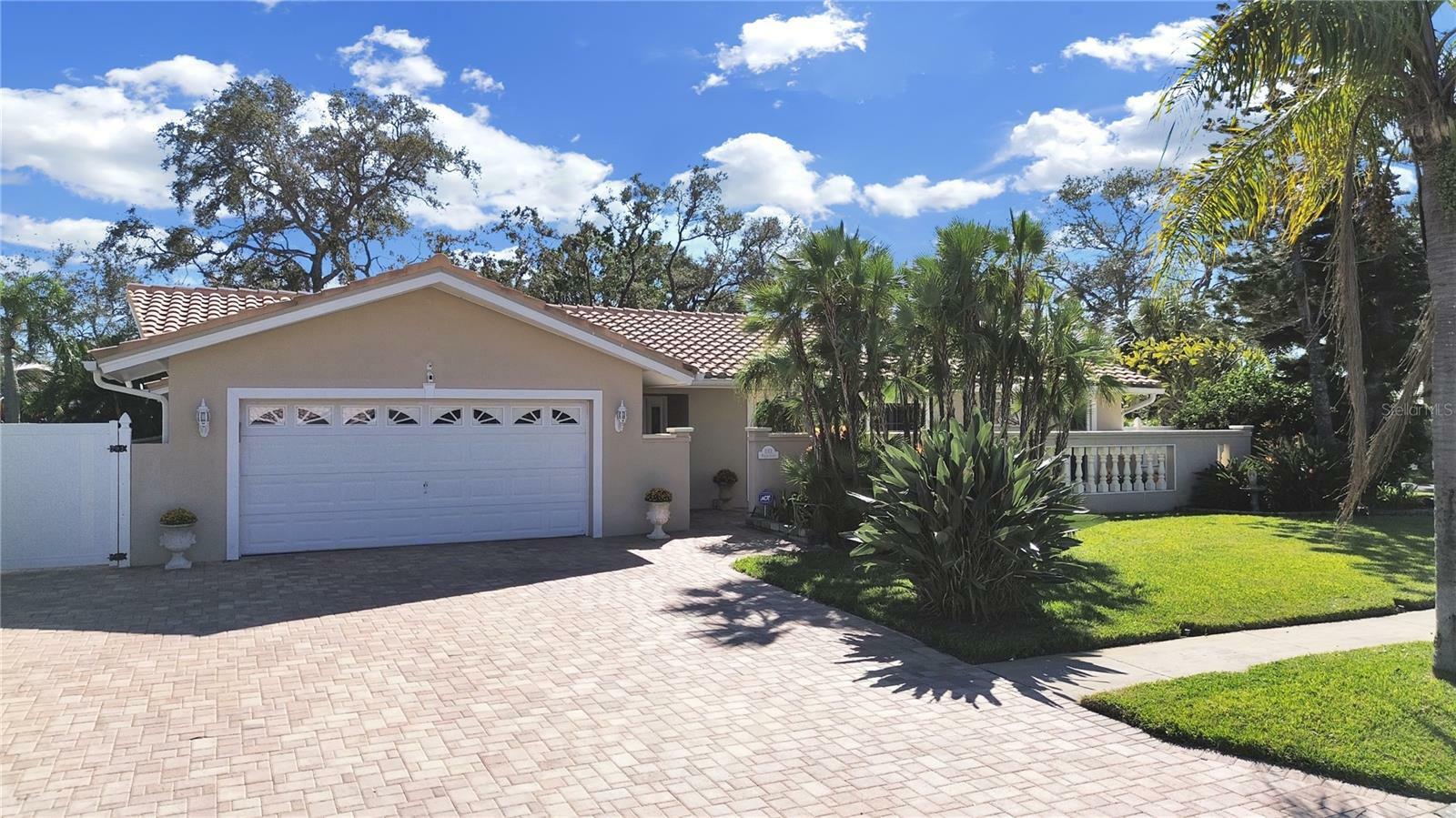 Property Photo:  1001 McLean Street  FL 34698 