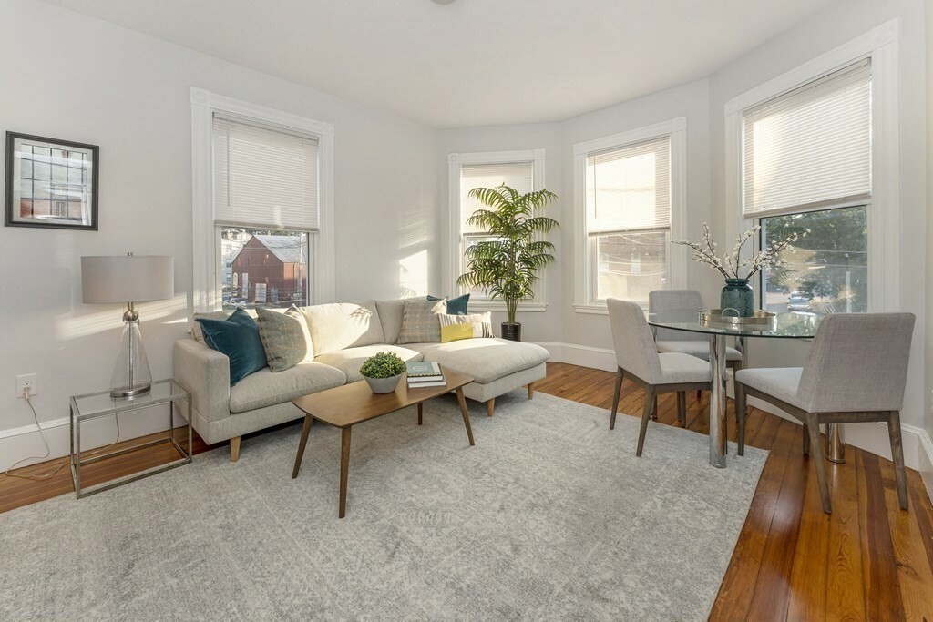 Property Photo:  172 Boylston St 3  MA 02130 