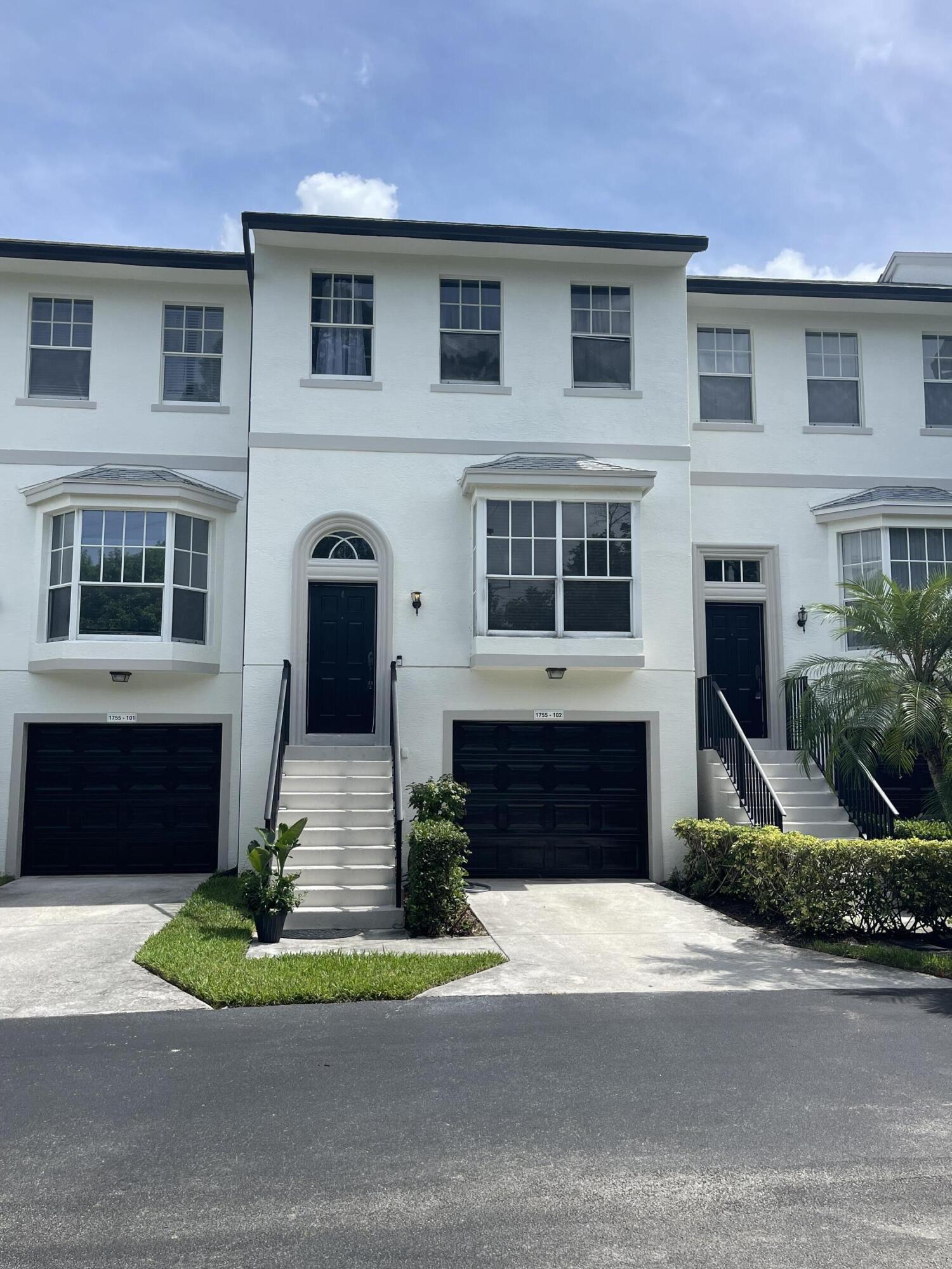Property Photo: 1755 42nd Square 102 FL 32960