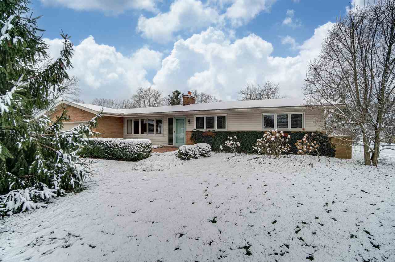 Property Photo:  1111 Crescent Drive  IN 47374 