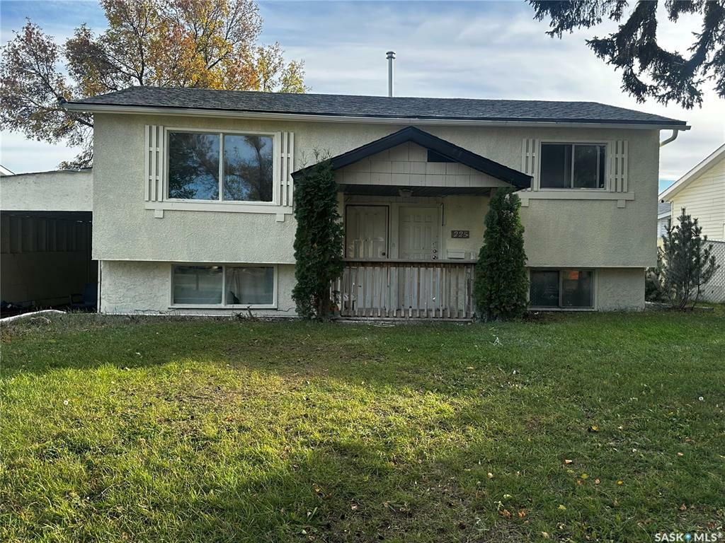 225 Mowat Crescent  Saskatoon SK S7L 4X1 photo