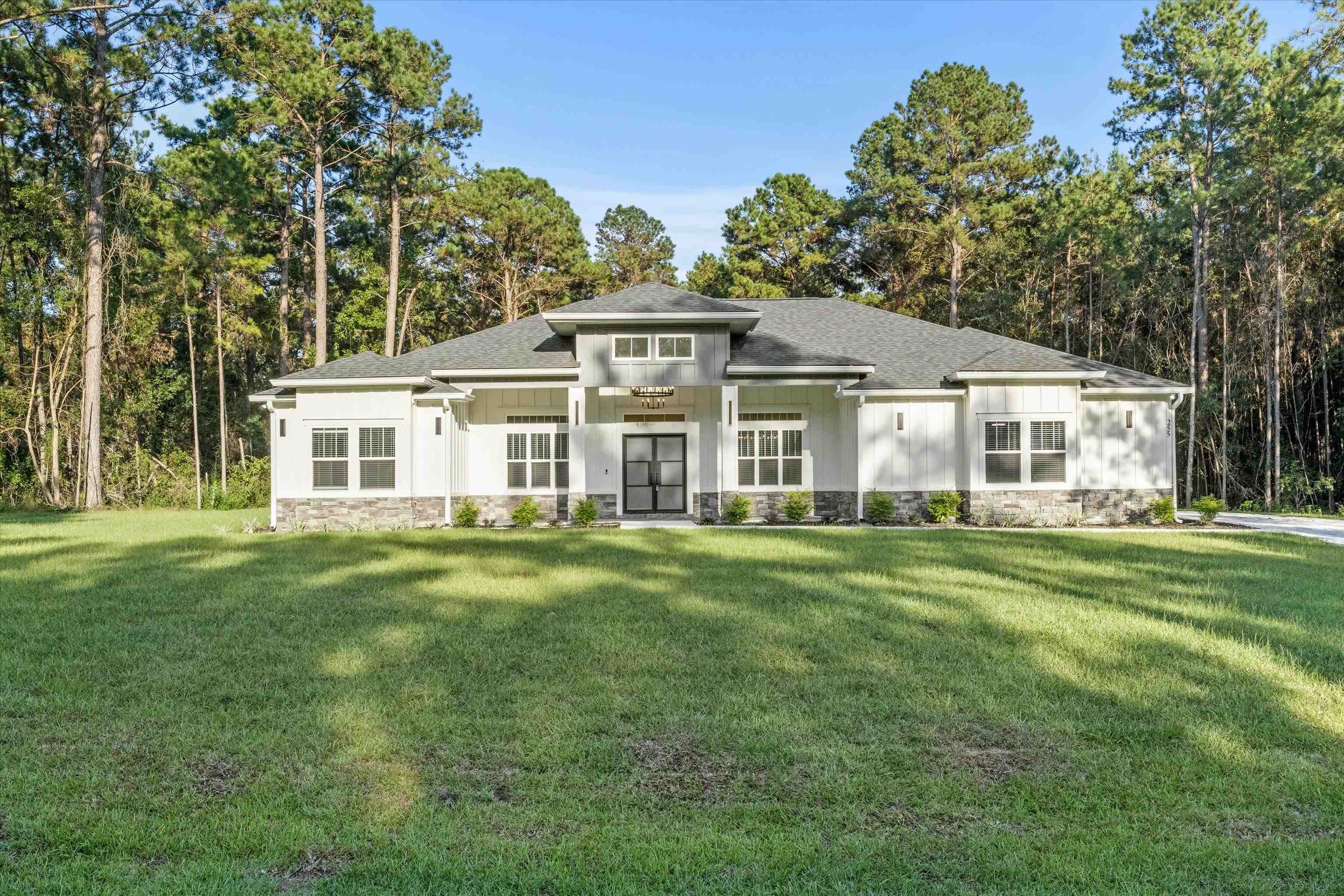 Property Photo: 255 Oak Grove Lane FL 32351