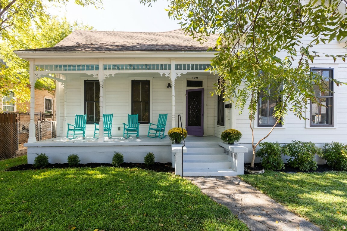 Property Photo:  1201 Canterbury Street  TX 78702 