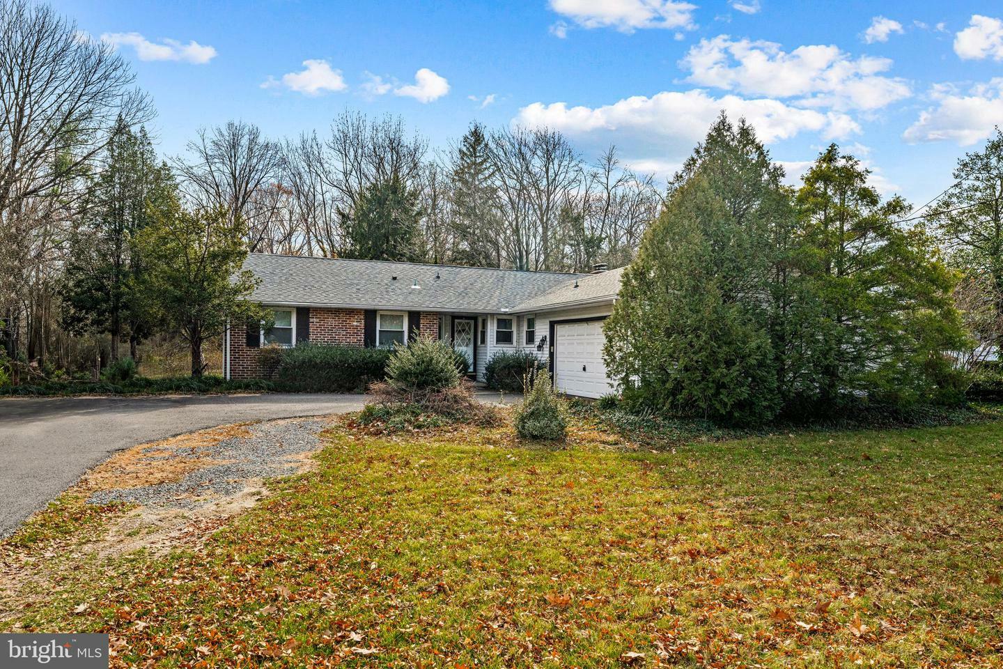 Property Photo:  32 Wagon Bridge Run  NJ 08057 